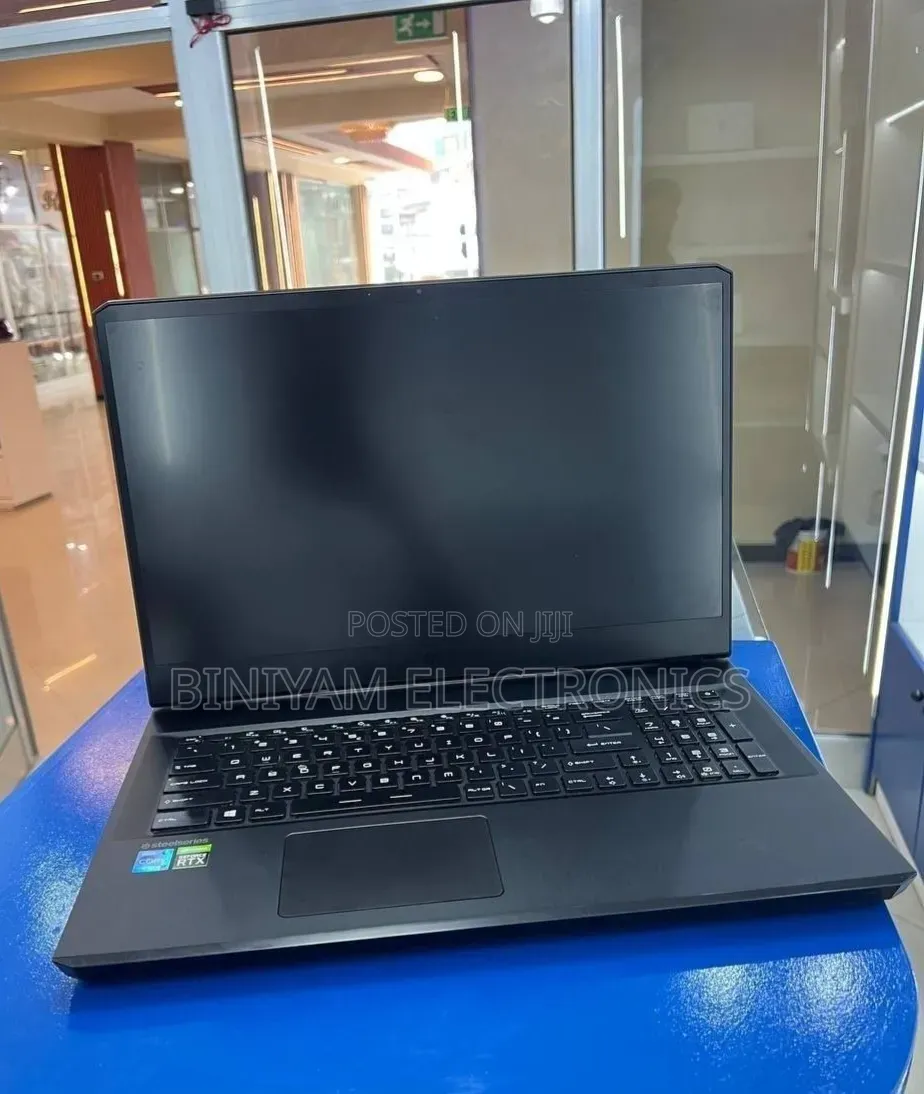 New Laptop MSI GP75 Leopard 16GB Intel Core i7 SSD 512GB