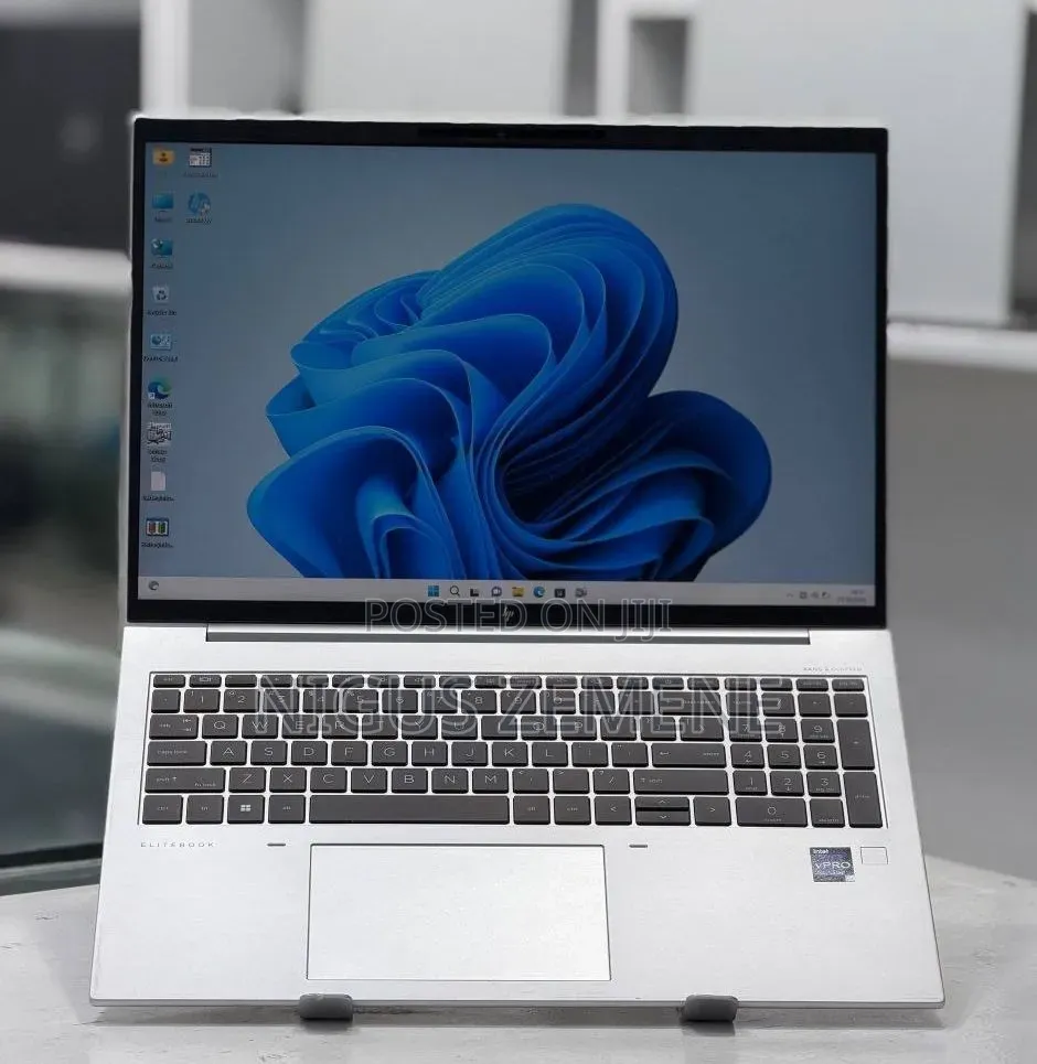 New Laptop HP EliteBook 860 G9 16GB Intel Core i7 SSD 512GB