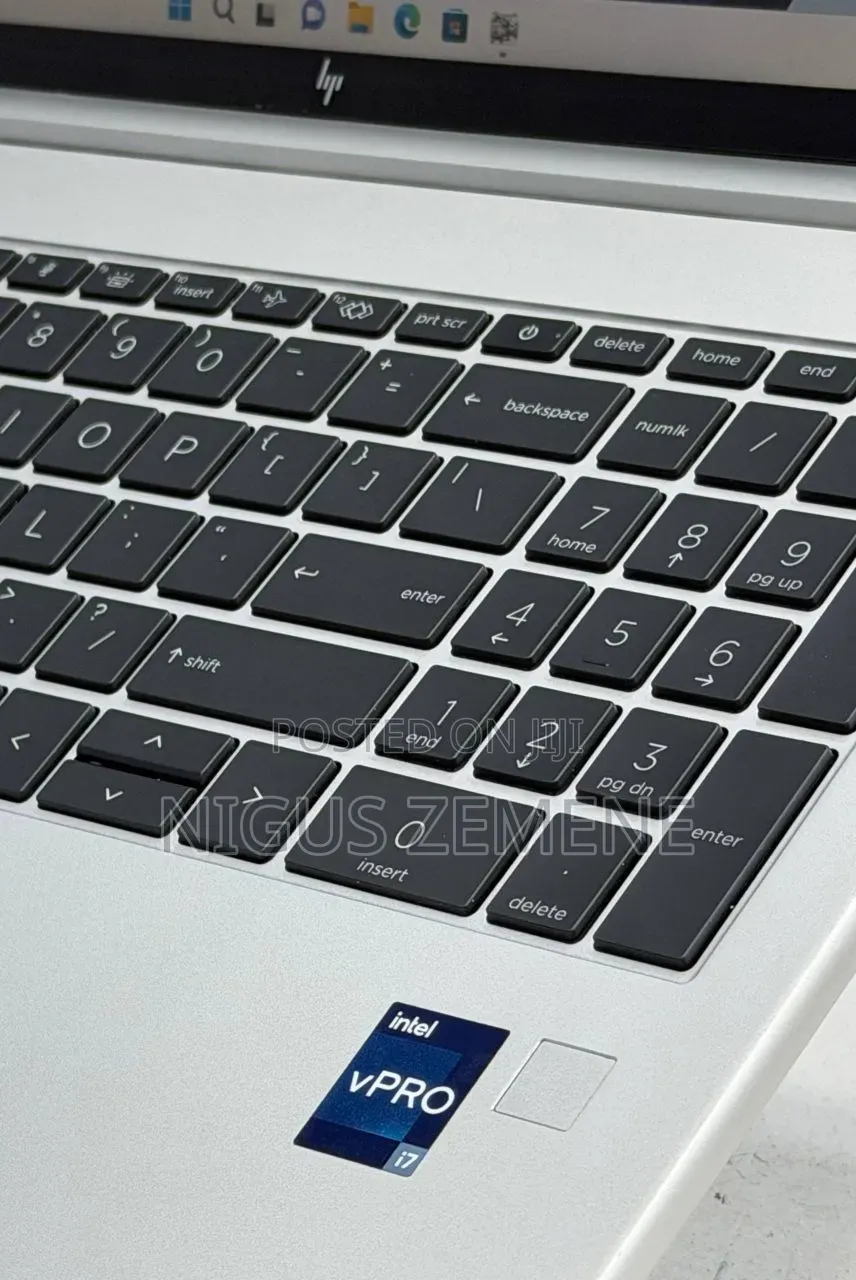 New Laptop HP EliteBook 860 G9 16GB Intel Core i7 SSD 512GB