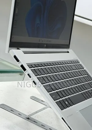 New Laptop HP EliteBook 860 G9 16GB Intel Core i7 SSD 512GB