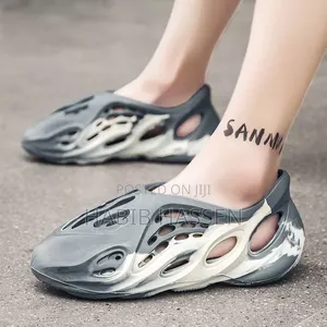 Yeezy Foam Runner