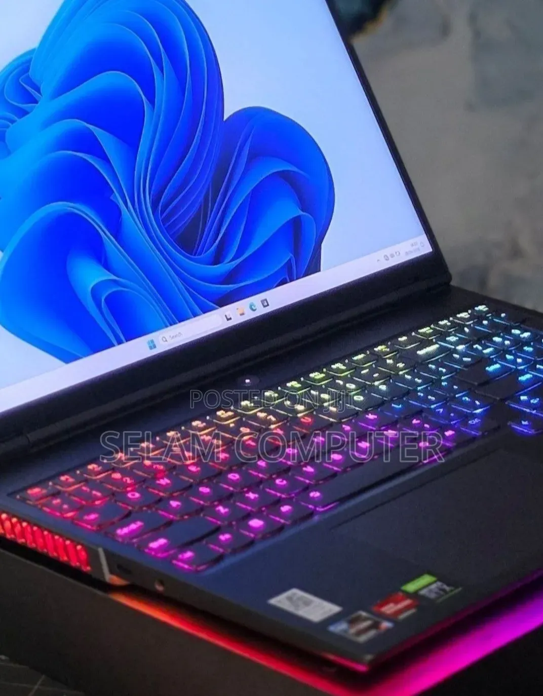 New Laptop Lenovo Legion 7 32GB AMD Ryzen 9 SSD 1T