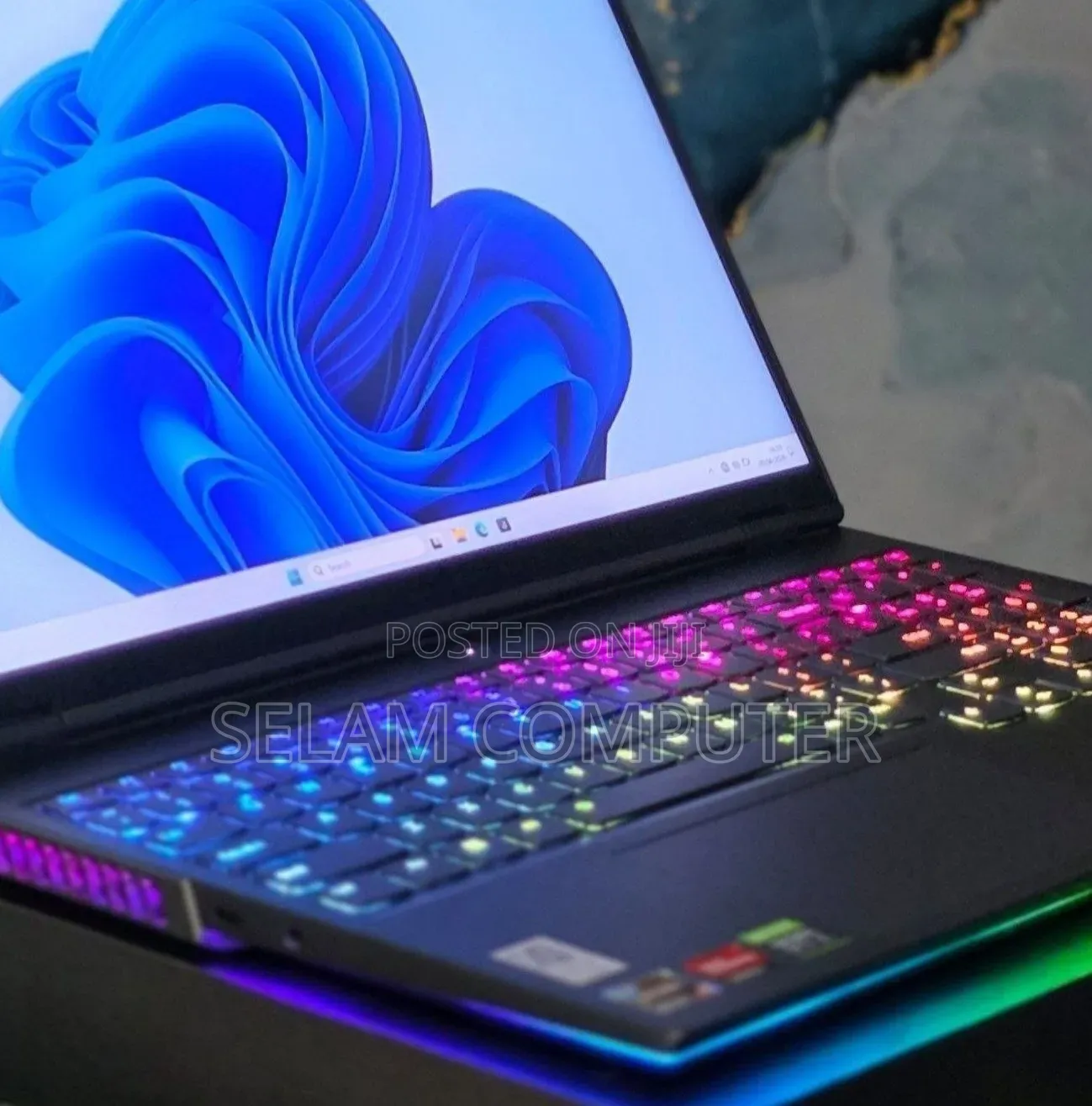 New Laptop Lenovo Legion 7 32GB AMD Ryzen 9 SSD 1T