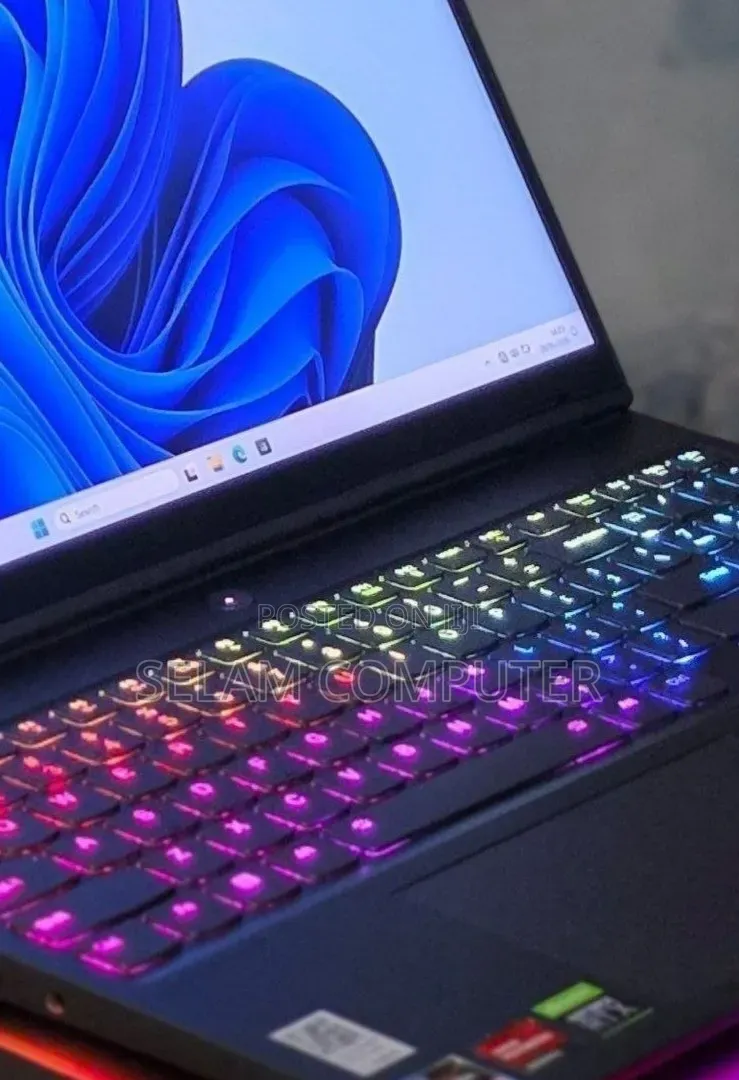 New Laptop Lenovo Legion 7 32GB AMD Ryzen 9 SSD 1T