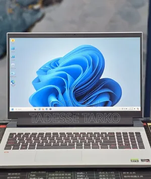 New Laptop Dell G15 5510 16GB AMD Ryzen 7 SSD 512GB
