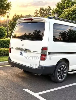 Toyota HiAce 2011 White