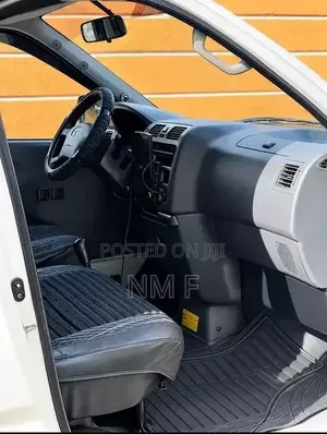 Toyota HiAce 2011 White