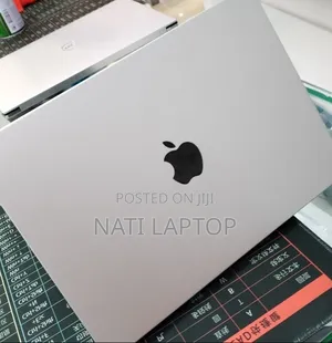 New Laptop Apple MacBook Pro 2025 M5 16GB Apple M5 Pro SSD 512GB
