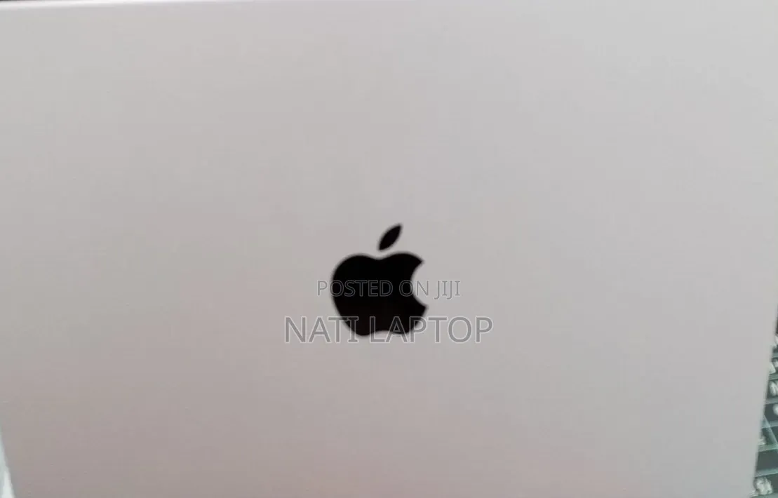 New Laptop Apple MacBook Pro 2025 M5 16GB Apple M5 Pro SSD 512GB