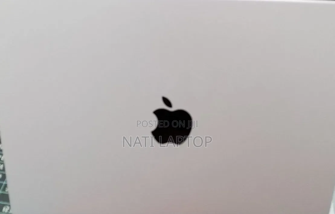 New Laptop Apple MacBook Pro 2025 M5 16GB Apple M5 Pro SSD 512GB