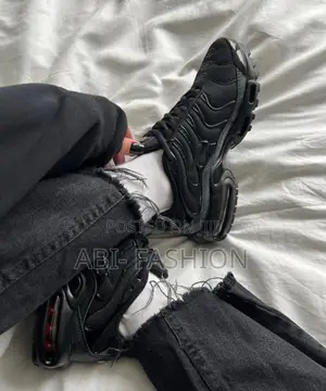 Nike Air Max TN Plus “Triple Black” Unisex Sneakers