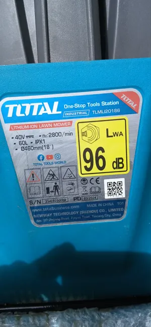 Total Chargbel Lawn Mower 40 V