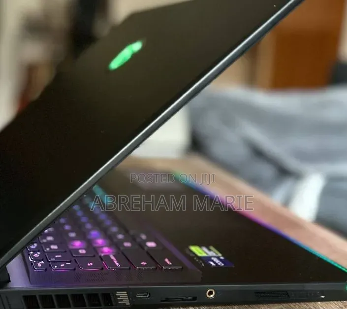 New Laptop MSI Raider GE68HX 13VI-202US 32GB Intel Core i9 SSD 1T