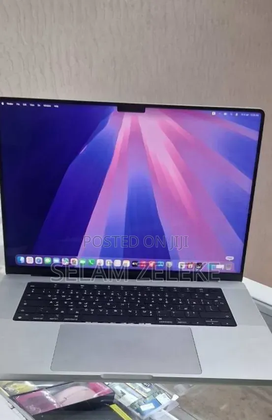 New Laptop Apple MacBook Pro 2021 M1 32GB Apple M1 Pro SSD 512GB