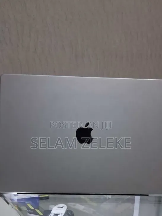 New Laptop Apple MacBook Pro 2021 M1 32GB Apple M1 Pro SSD 512GB