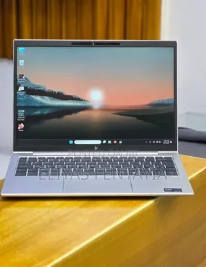 New Laptop HP Elitebook 830 G11 16GB Intel Core i7 SSD 512GB