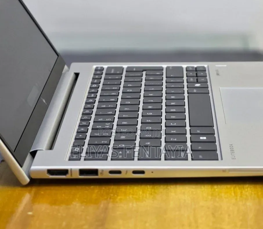 New Laptop HP Elitebook 830 G11 16GB Intel Core i7 SSD 512GB
