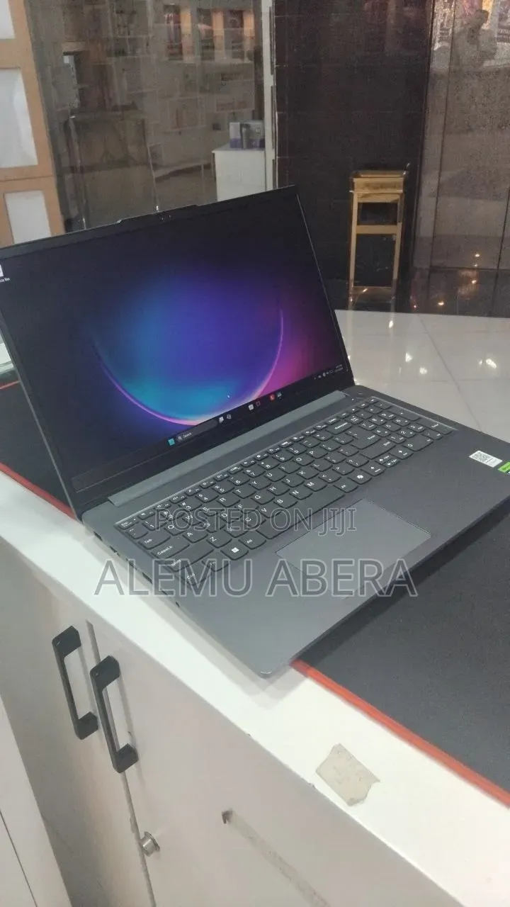 New Laptop Lenovo LOQ 15AHP10 16GB Intel Core i5 SSD 512GB