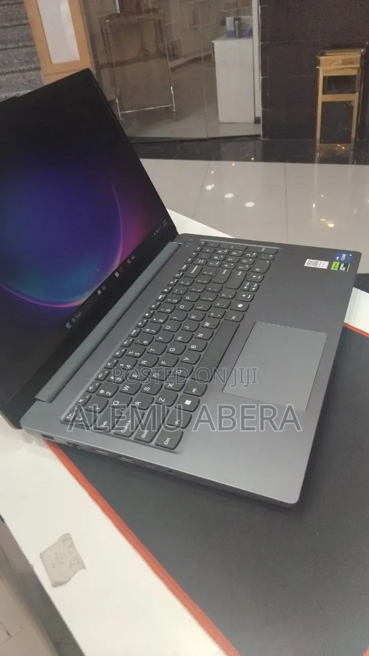 New Laptop Lenovo LOQ 15AHP10 16GB Intel Core i5 SSD 512GB