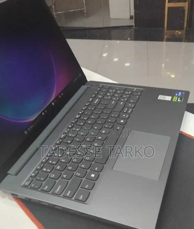 New Laptop Lenovo LOQ 15ARP9 16GB Intel Core i5 SSD 512GB