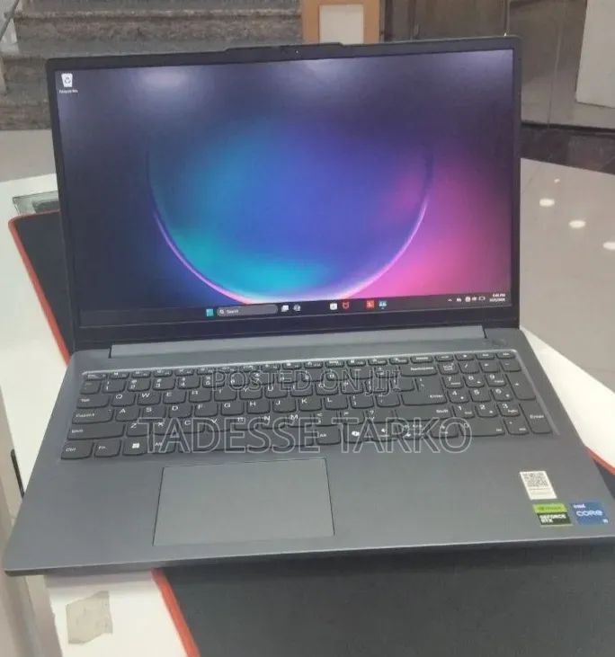 New Laptop Lenovo LOQ 15ARP9 16GB Intel Core i5 SSD 512GB
