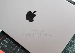 New Laptop Apple MacBook Pro 2025 M5 16GB Intel Core i7 SSD 512GB
