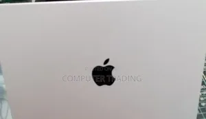 New Laptop Apple MacBook Pro 2025 M5 16GB Intel Core i7 SSD 512GB