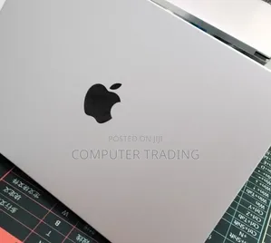 New Laptop Apple MacBook Pro 2025 M5 16GB Intel Core i7 SSD 512GB
