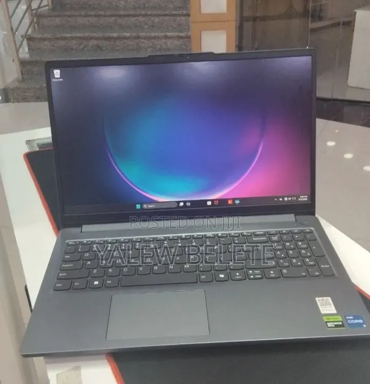 New Laptop Lenovo LOQ 15AHP10 16GB Intel Core i5 SSD 512GB