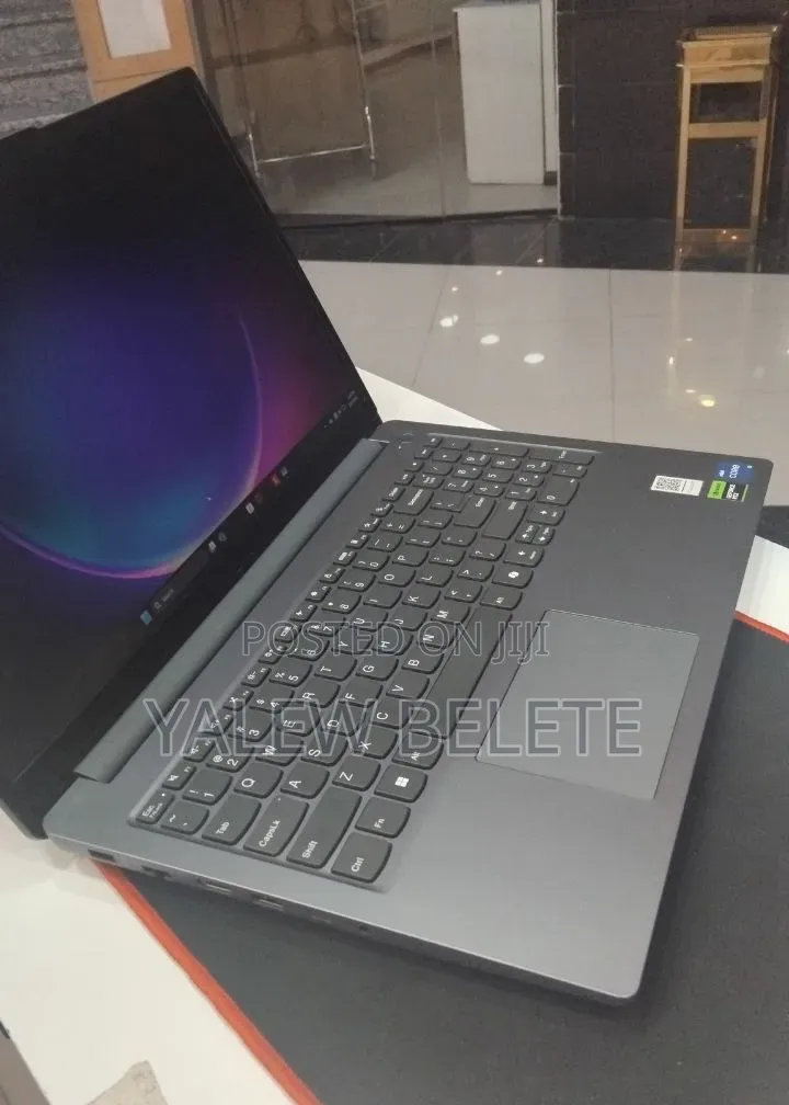 New Laptop Lenovo LOQ 15AHP10 16GB Intel Core i5 SSD 512GB