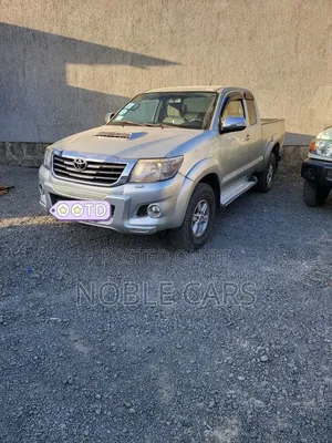 Toyota Hilux 2012 Gold