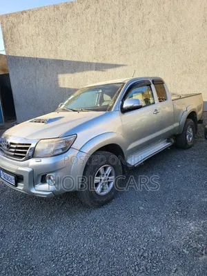 Toyota Hilux 2012 Gold
