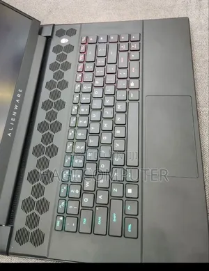 New Laptop Alienware M16 R1 16GB AMD Ryzen 9 SSD 1T