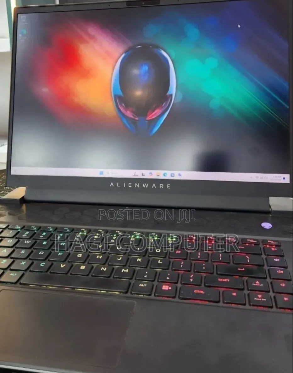 New Laptop Alienware M16 R1 16GB AMD Ryzen 9 SSD 1T