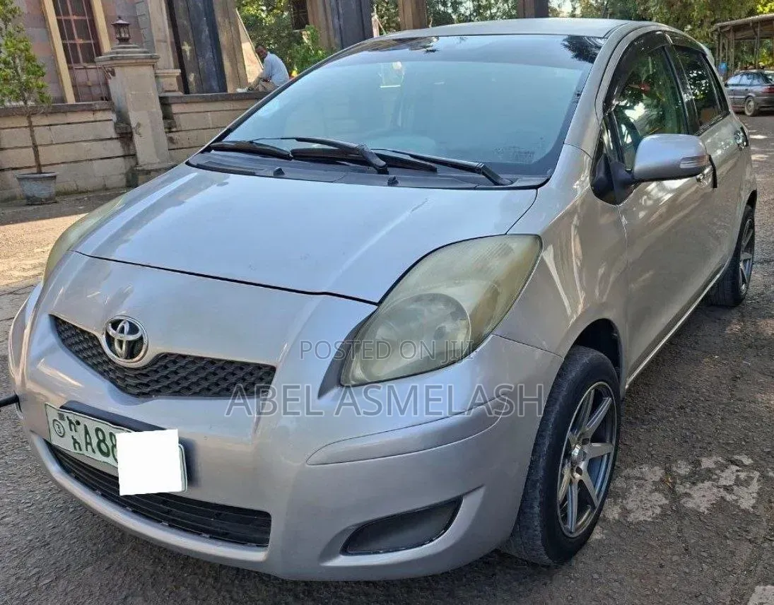 Toyota Yaris 2009 Silver