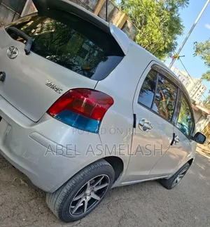Toyota Yaris 2009 Silver