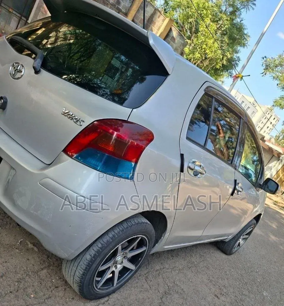 Toyota Yaris 2009 Silver