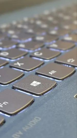 New Laptop Lenovo 12GB Intel Core i7 SSD 512GB