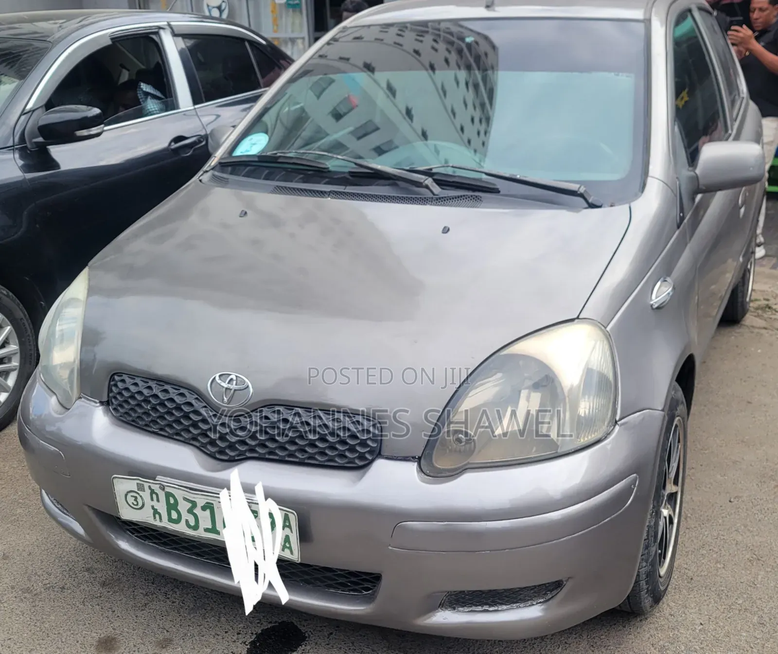 Toyota Vitz 2002 Silver