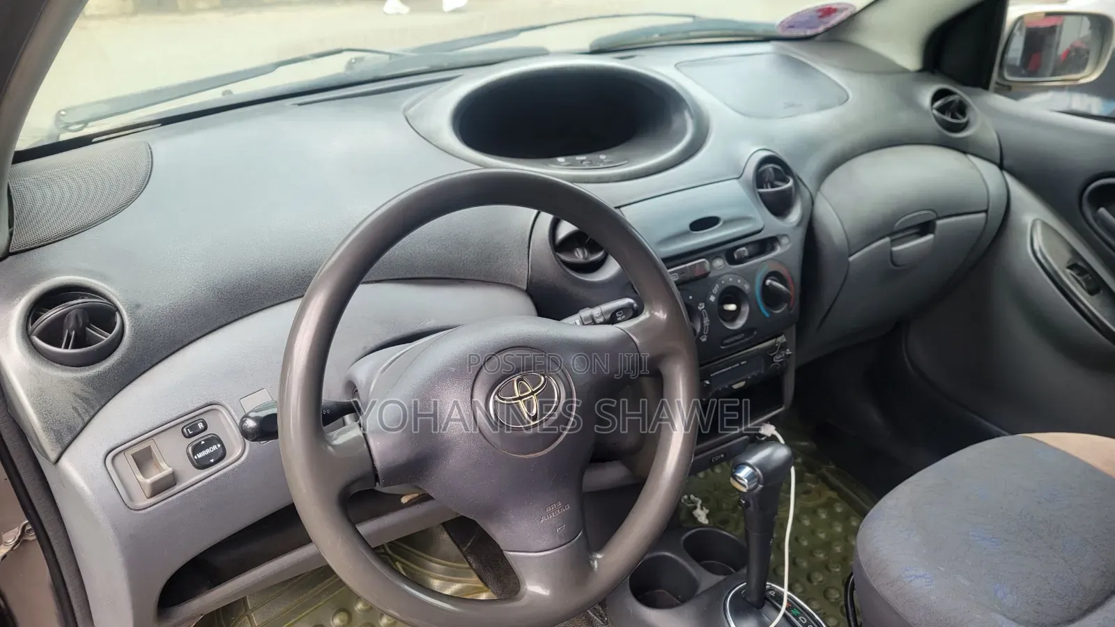 Toyota Vitz 2002 Silver