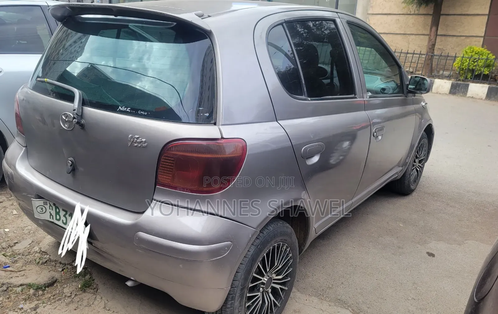 Toyota Vitz 2002 Silver