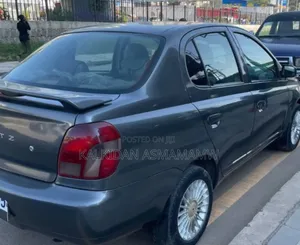 Toyota Platz 2001 Gray