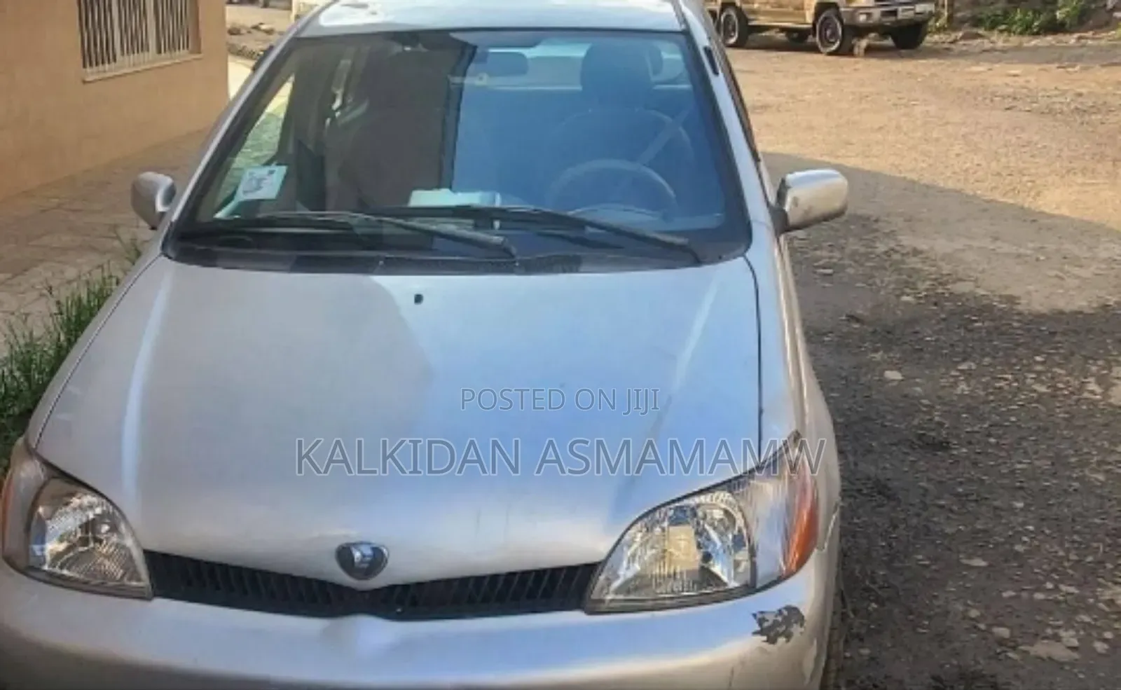 Toyota Platz 2001 Silver
