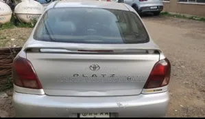 Toyota Platz 2001 Silver