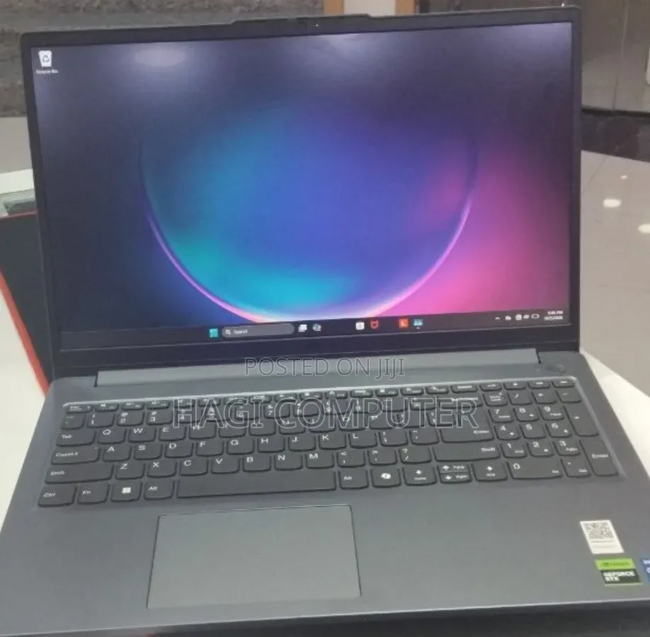 New Laptop Lenovo LOQ 15AHP10 16GB Intel Core i5 SSD 512GB