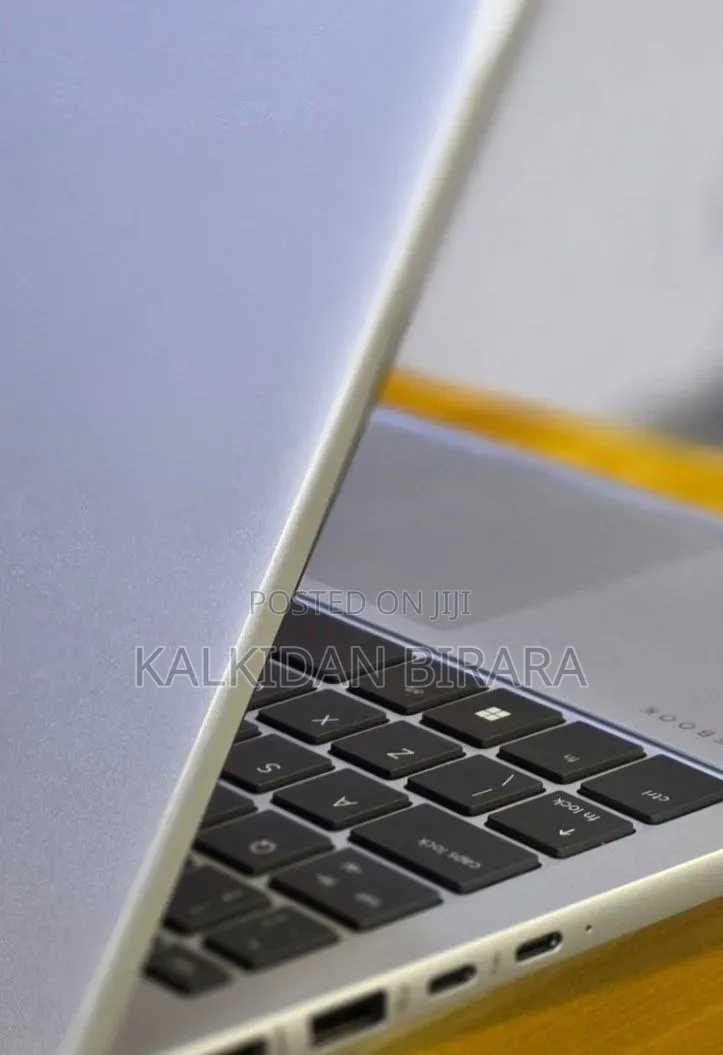 New Laptop HP Elitebook 830 G11 16GB Intel Core i7 SSD 512GB
