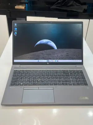 New Laptop HP ZBook 15 16GB Intel Core i5 SSD 512GB