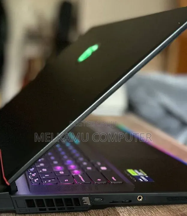 New Laptop MSI Raider GE68HX 13VI-202US 32GB Intel Core i9 SSD 1T