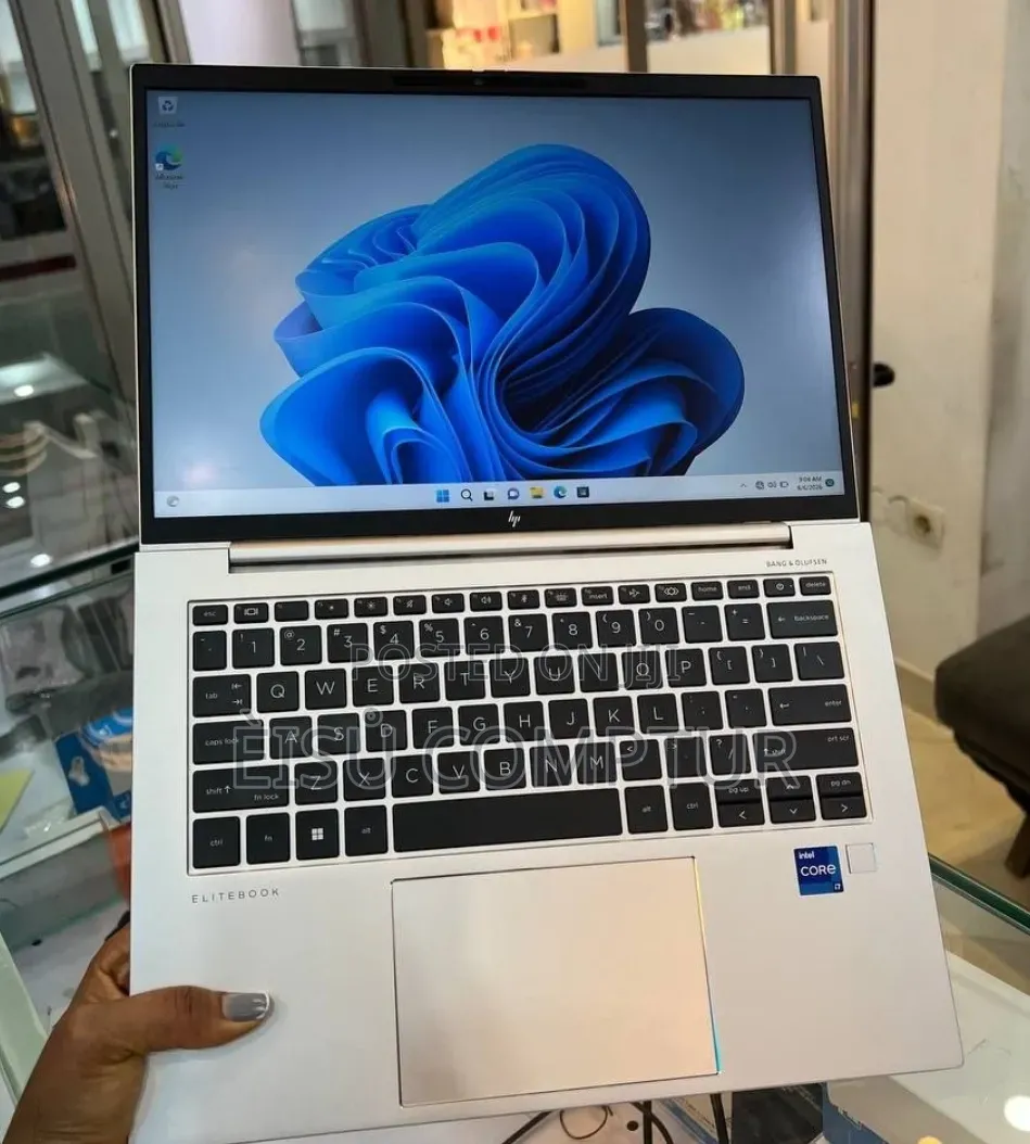 New Laptop HP EliteBook 840 G9 16GB Intel Core i7 SSD 512GB