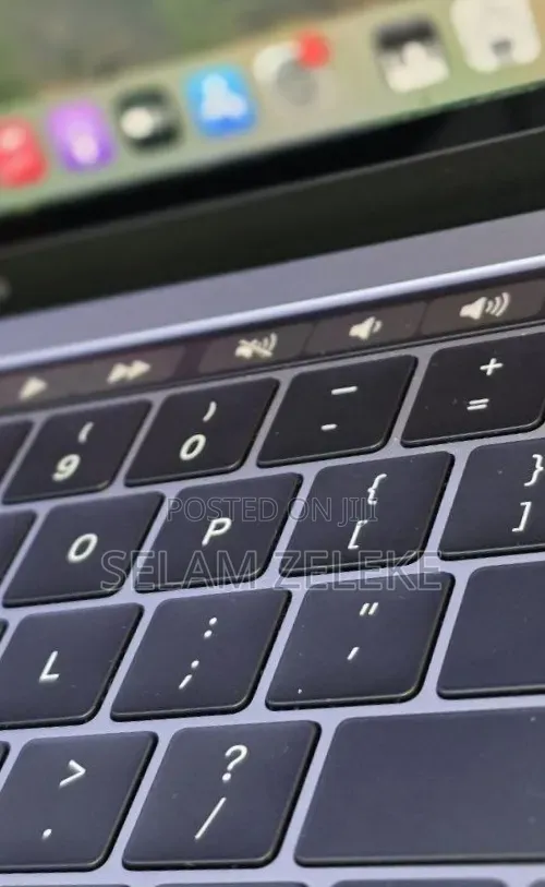 New Laptop Apple MacBook Pro 2019 16GB Intel Core i5 SSD 512GB